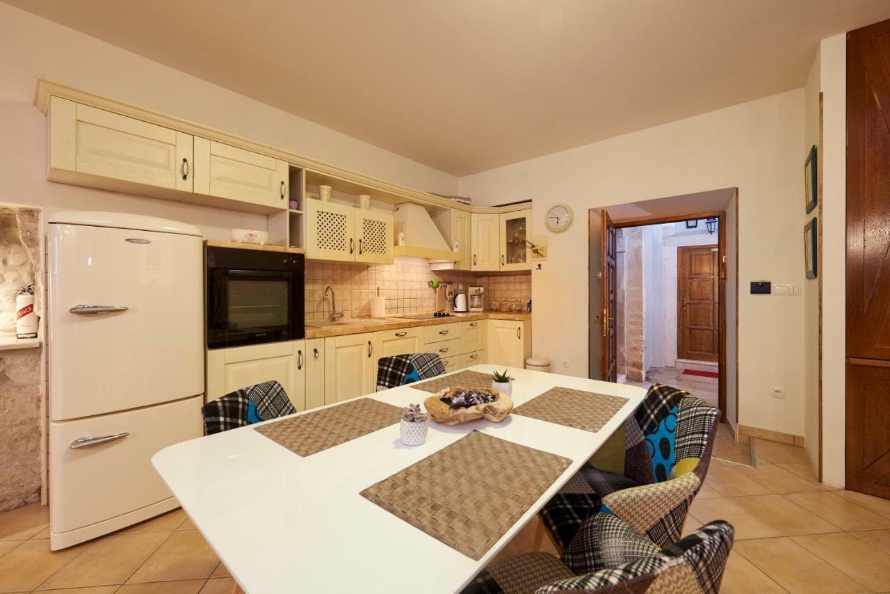 Apartment Capo Residence - Old Town - Parking تروغير المظهر الخارجي الصورة