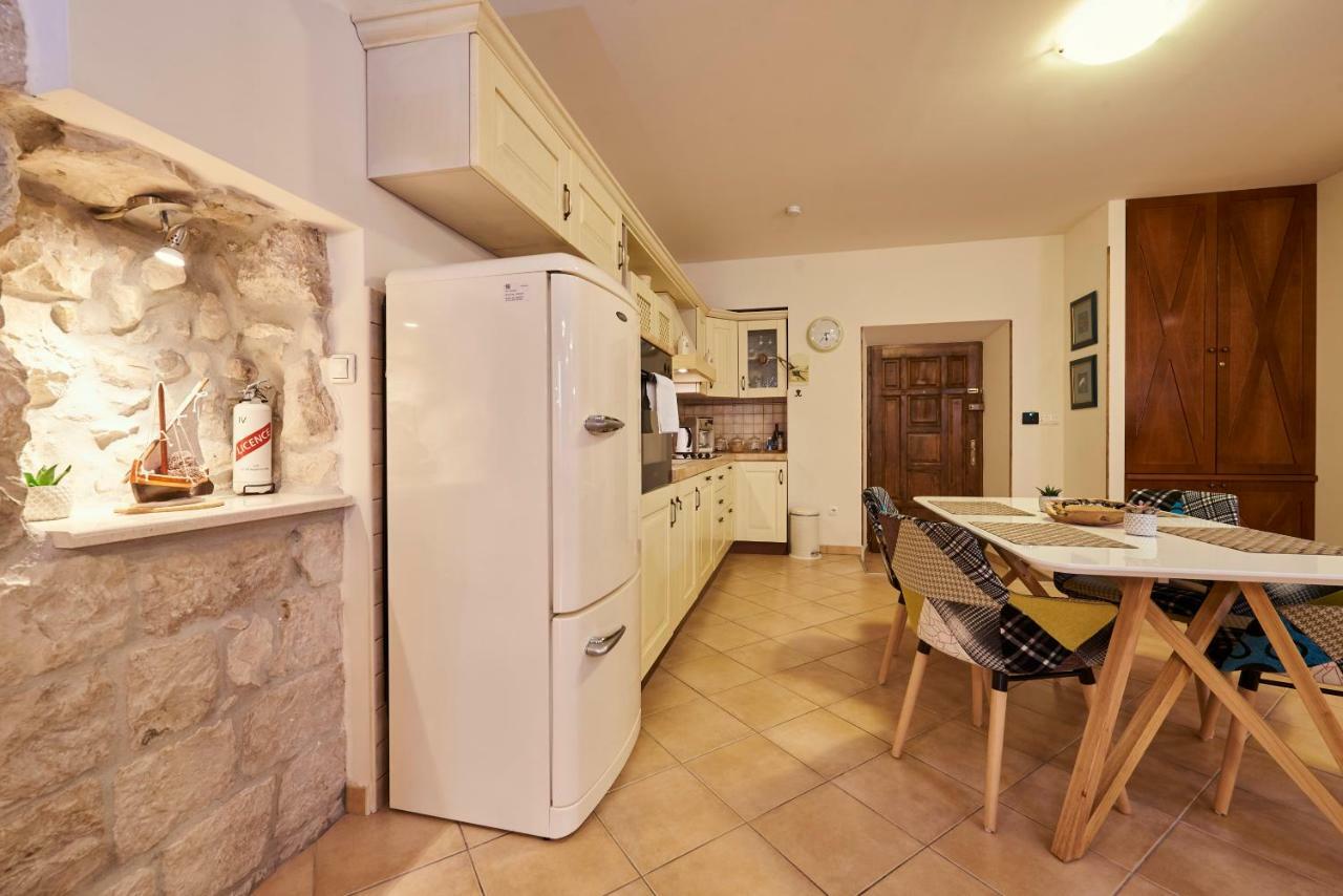 Apartment Capo Residence - Old Town - Parking تروغير المظهر الخارجي الصورة